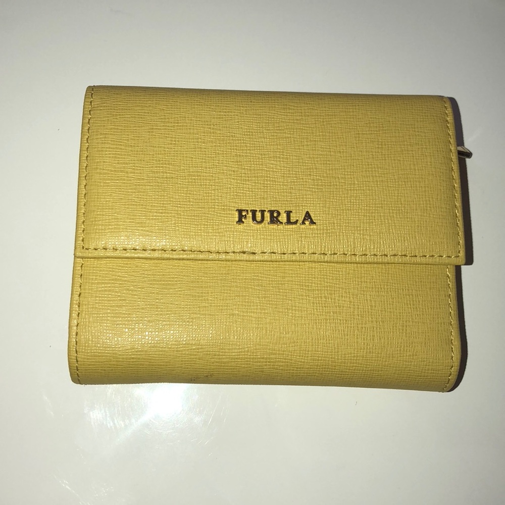 Furla babylon trifold mustard